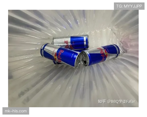 王昶家的冰箱里居然塞满了能量饮料，训练完直接当水喝？